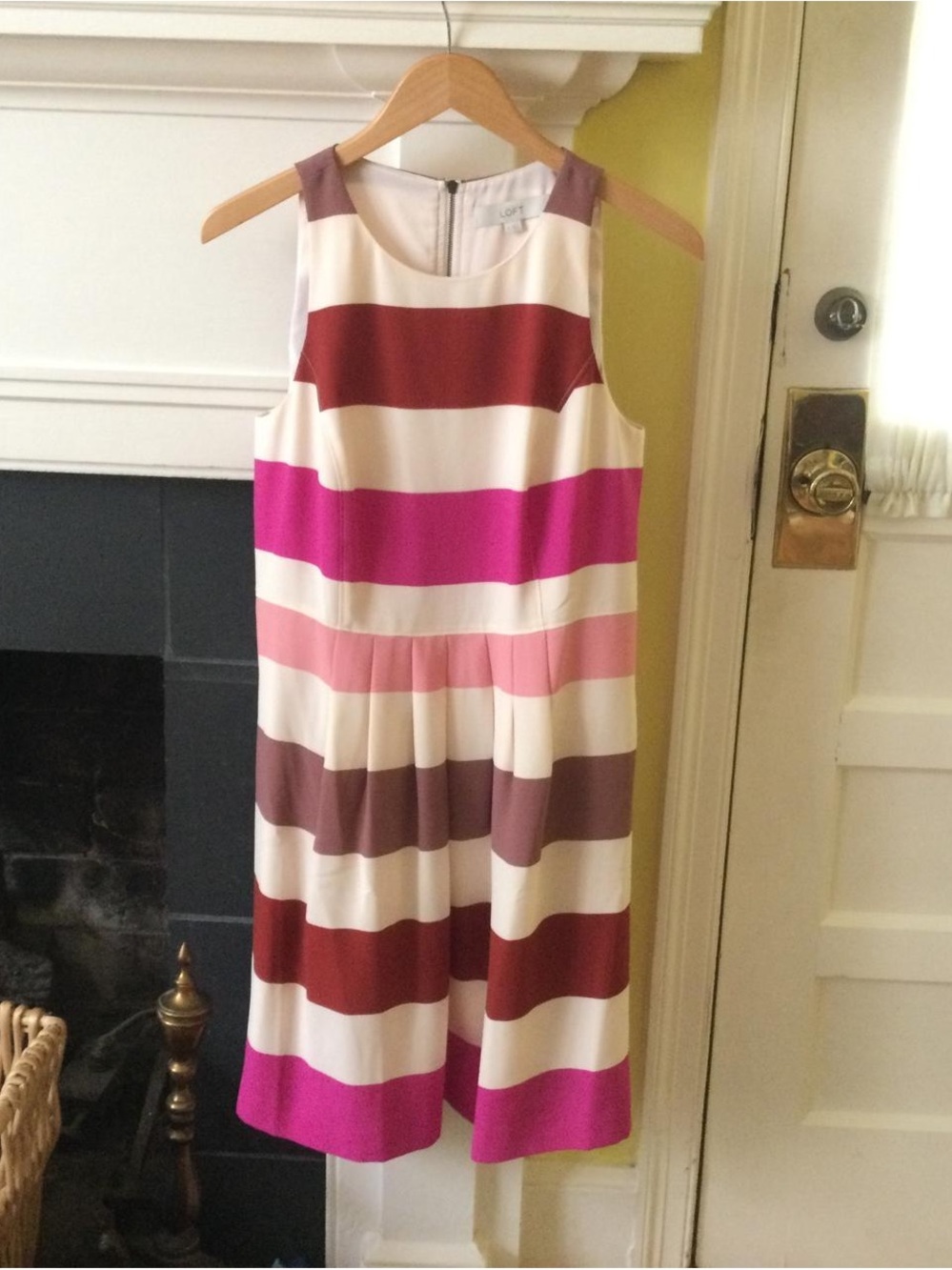 Ann Taylor, the loft striped dress size 6T pink brown pleated